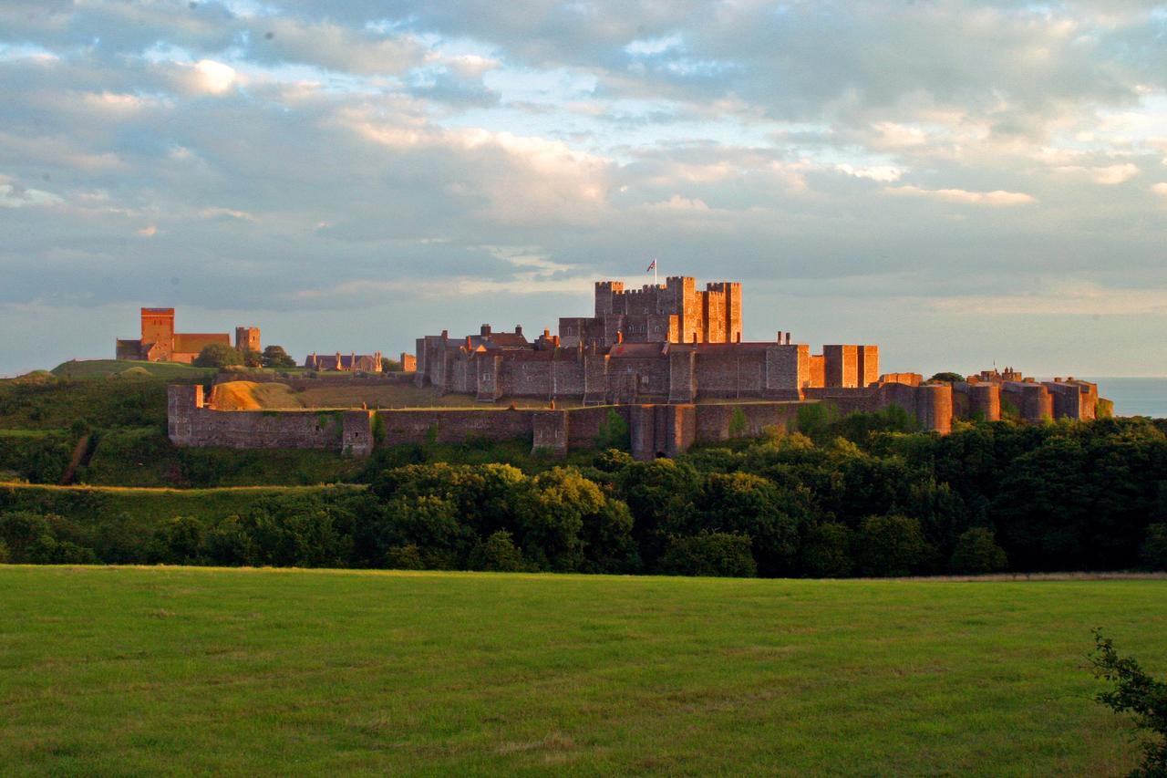Хостел Dover Backpackers Екстер'єр фото